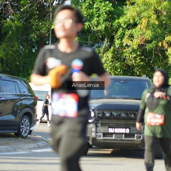 Runner Photo 3975275