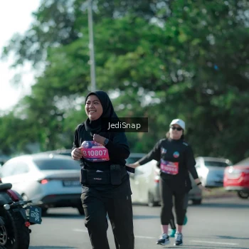 Runner Photo 3975335