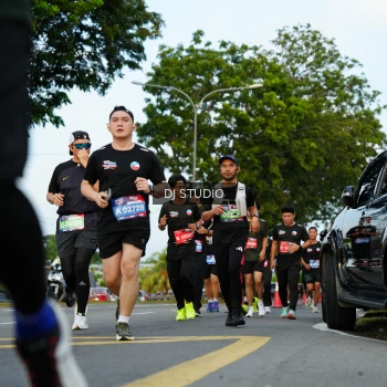 Runner Photo 3975342