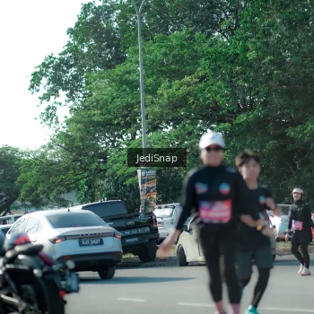 Runner Photo 3975359