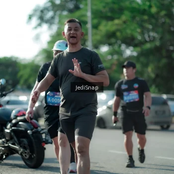 Runner Photo 3975480