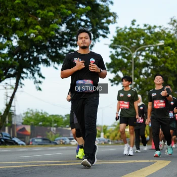 Runner Photo 3975552