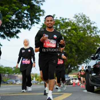 Runner Photo 3975632