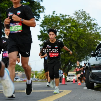 Runner Photo 3975676