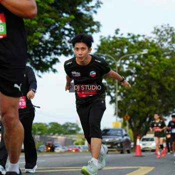 Runner Photo 3975694