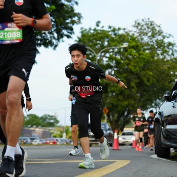 Runner Photo 3975698