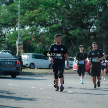 Runner Photo 3975716