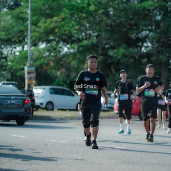 Runner Photo 3975745
