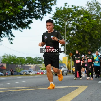 Runner Photo 3975855