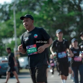 Runner Photo 3975863