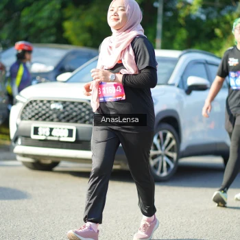 Runner Photo 3975876