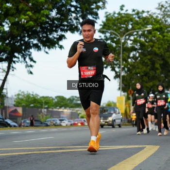 Runner Photo 3975880