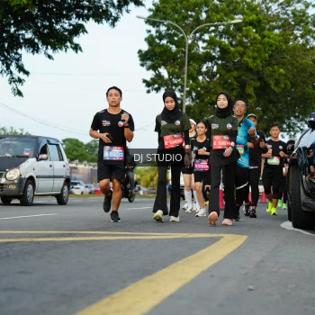 Runner Photo 3975909