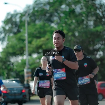 Runner Photo 3975935