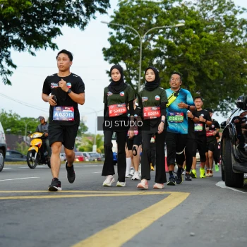 Runner Photo 3975943