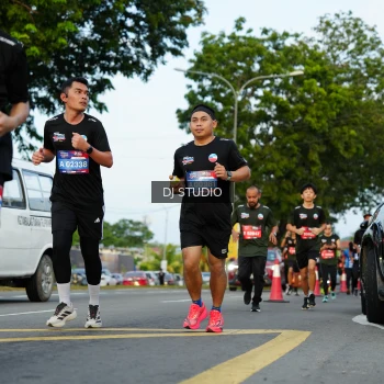 Runner Photo 3976373