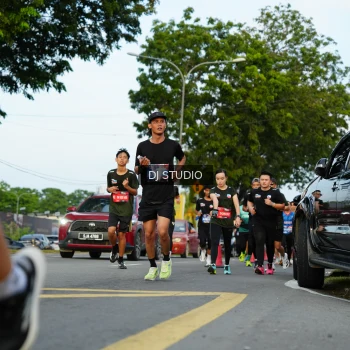 Runner Photo 3976546
