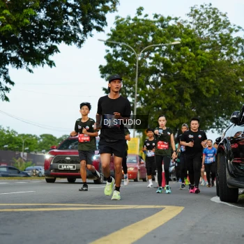 Runner Photo 3976574