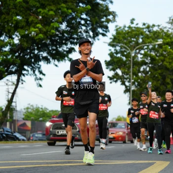 Runner Photo 3976624