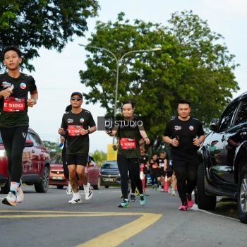 Runner Photo 3976636