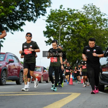 Runner Photo 3976674