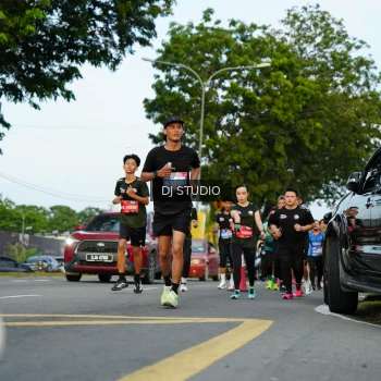 Runner Photo 3976690