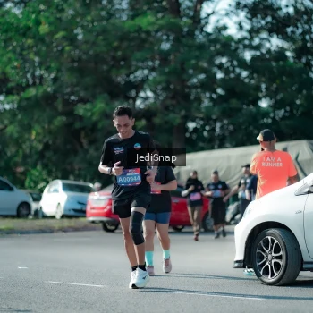 Runner Photo 3976745
