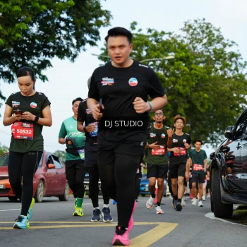 Runner Photo 3976746