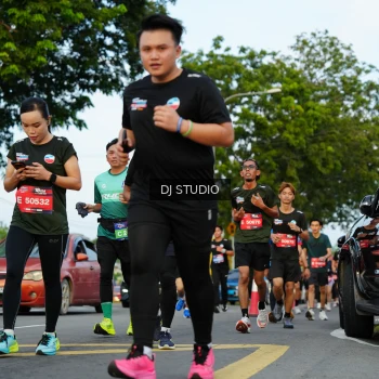 Runner Photo 3976753