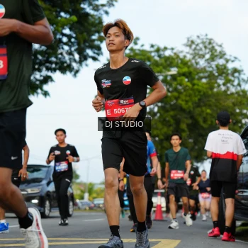 Runner Photo 3976837