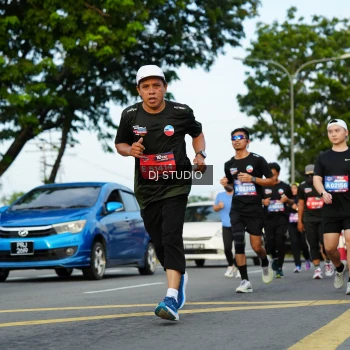 Runner Photo 3977175