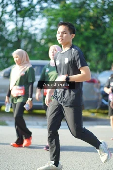 Runner Photo 3977895