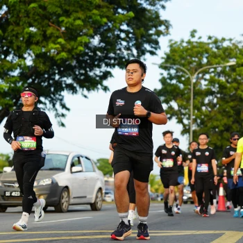 Runner Photo 3978665