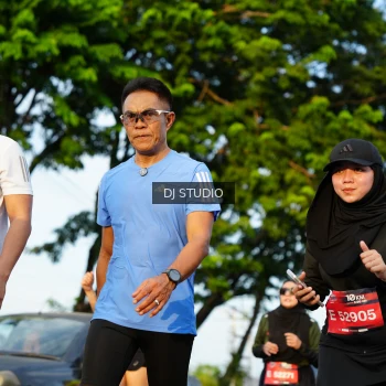 Runner Photo 3979975