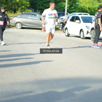 Runner Photo 3981112