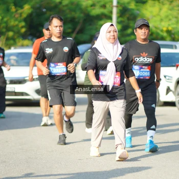 Runner Photo 3982112