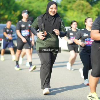 Runner Photo 3982975
