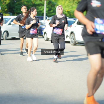 Runner Photo 3983456