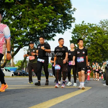 Runner Photo 3984530