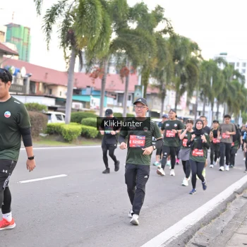 Runner Photo 3984633