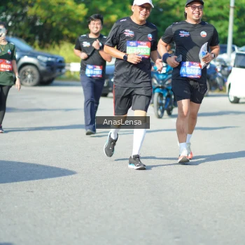 Runner Photo 3985565