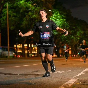 Runner Photo 3985595