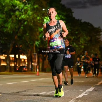 Runner Photo 3989990