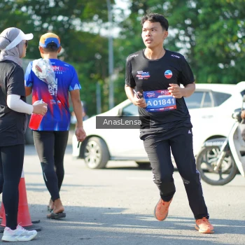 Runner Photo 3990026