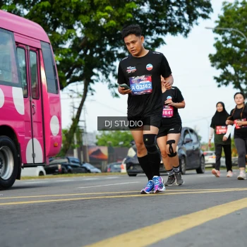 Runner Photo 3993610
