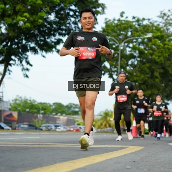 Runner Photo 3994336