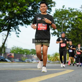 Runner Photo 3994347