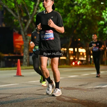 Runner Photo 3994671