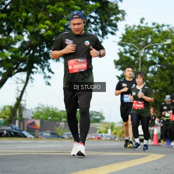 Runner Photo 3994686