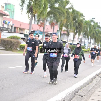 Runner Photo 3994773